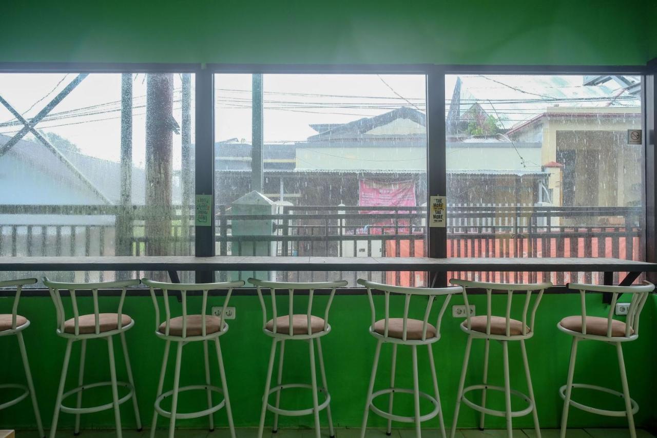 ホテル Reddoorz Near Politeknik マナド エクステリア 写真